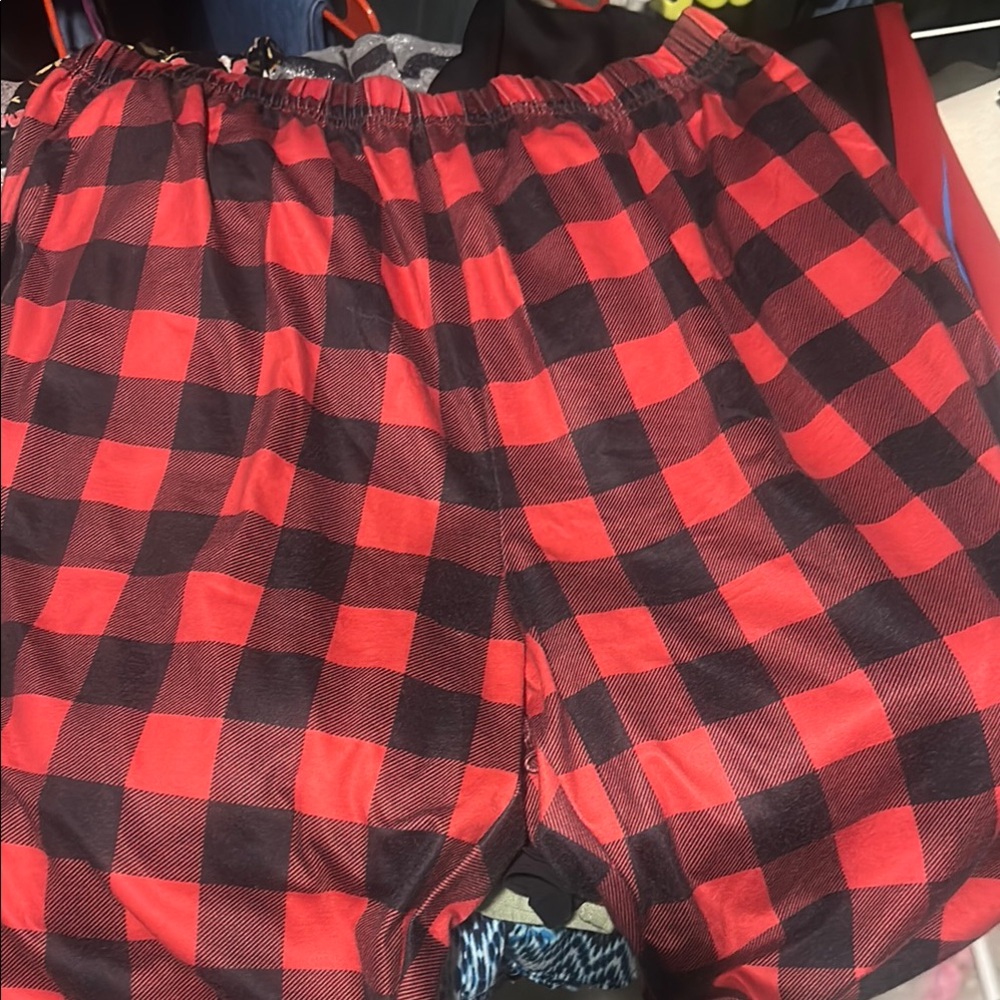 No.124 Red and Black Sweatpants with Elastic Waistband